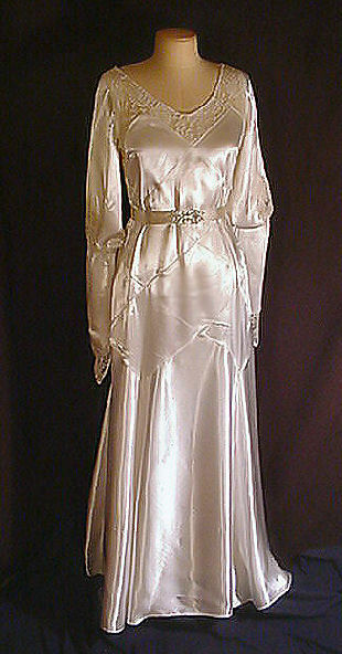 vintage wedding dress with sleeves. vintage wedding gowns and