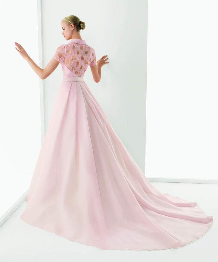 Wedding gown by <a href="http://www.rosaclarabridal.com/">Rosa Clara</a>