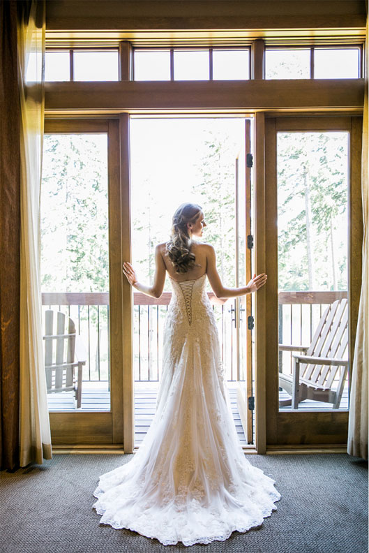Caitlin's wedding dress was the perfect reflection of the proposal.