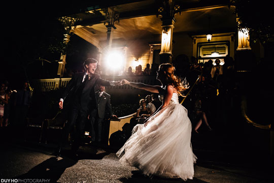 Jenna Grinberg's beautiful tulle wedding dress dancing
