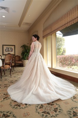Ilyse looks stunning in Justin Alexander wedding dress. Wedding dress preservation will keep her gown beautiful for years.
