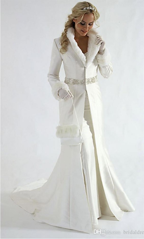 This stunning coat looks elegant and bridal. For your winter wedding, you would be comfy and gorgeous.